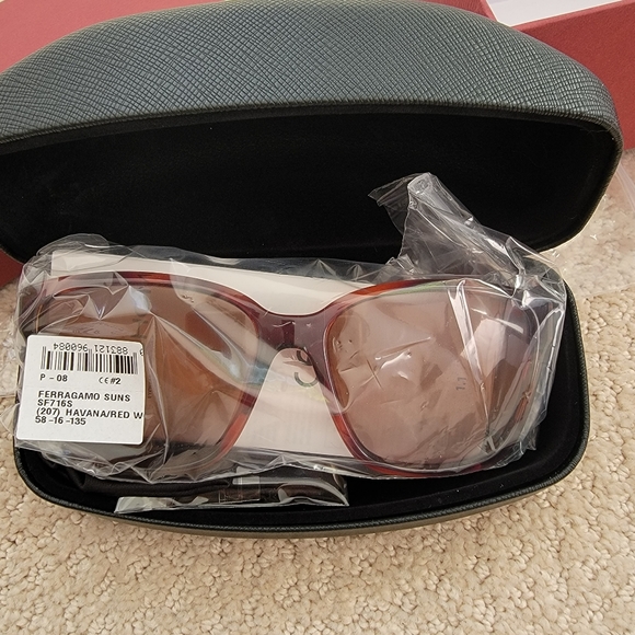 NWT Salvatore Ferragamo 58mm Square Sunglasses. - Picture 8 of 15